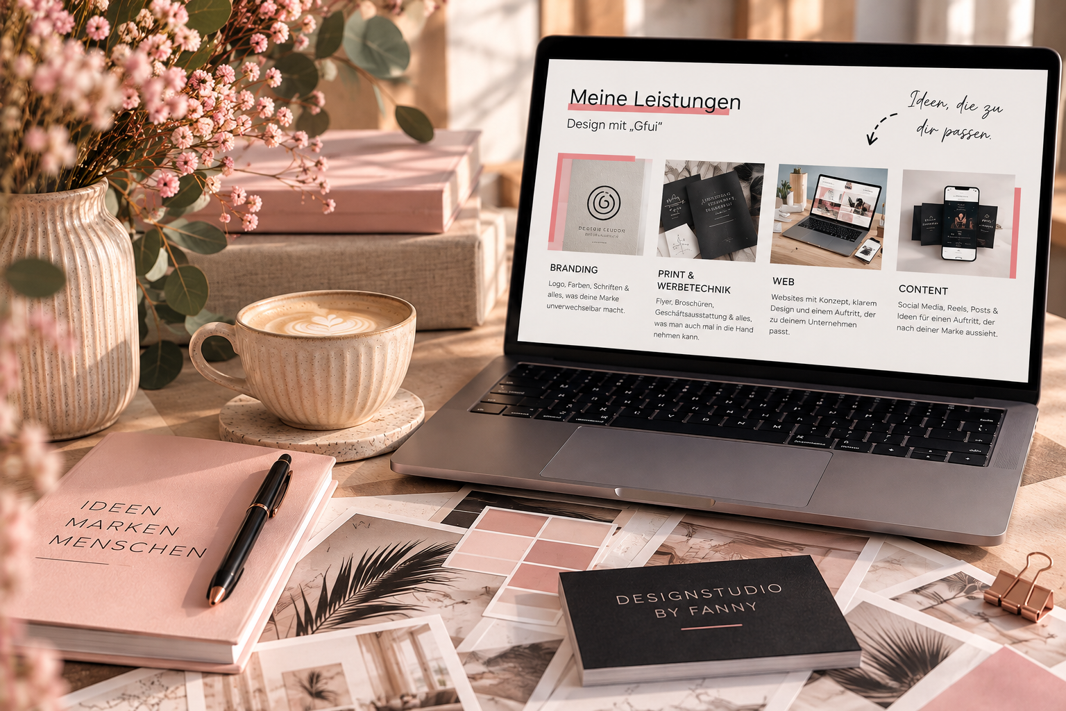 Kreativer Arbeitsplatz mit Service-Website